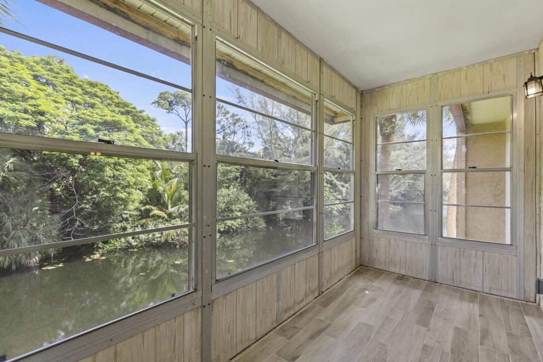 GOLDEN LAKES VILLAGE COND - Residential Lease