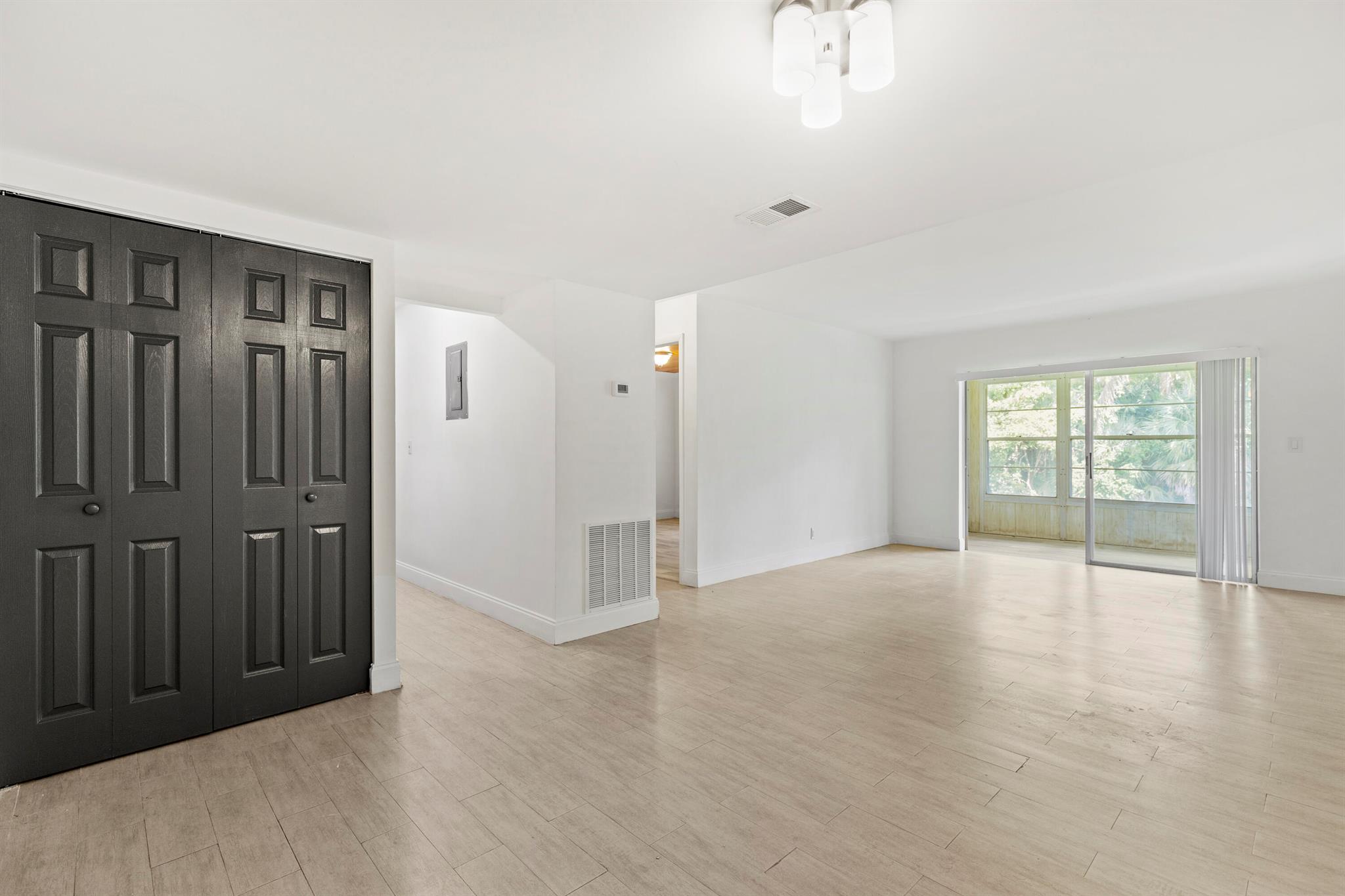 GOLDEN LAKES VILLAGE COND - Residential Lease