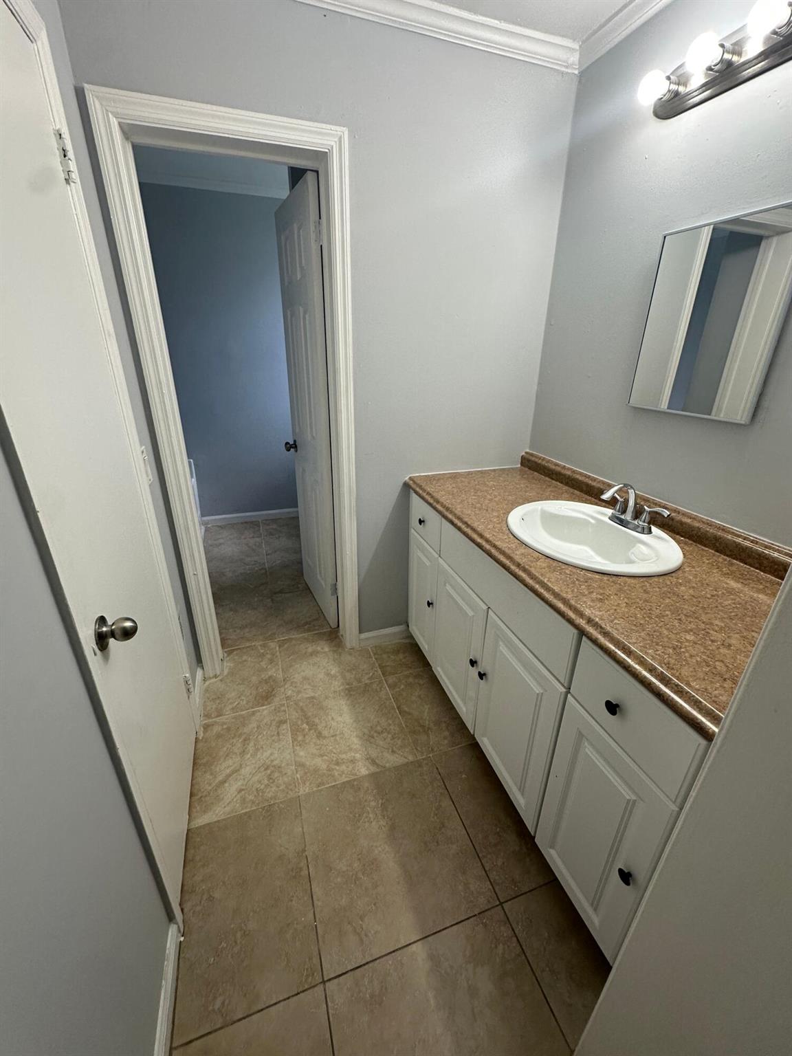 CHERRY HILLS - Residential Lease