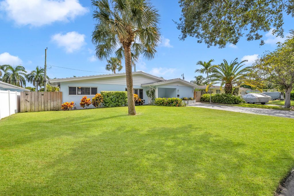 Photo of 2020 NE 34th Ct, Lighthouse Point, FL 33064 (MLS # F10518413)