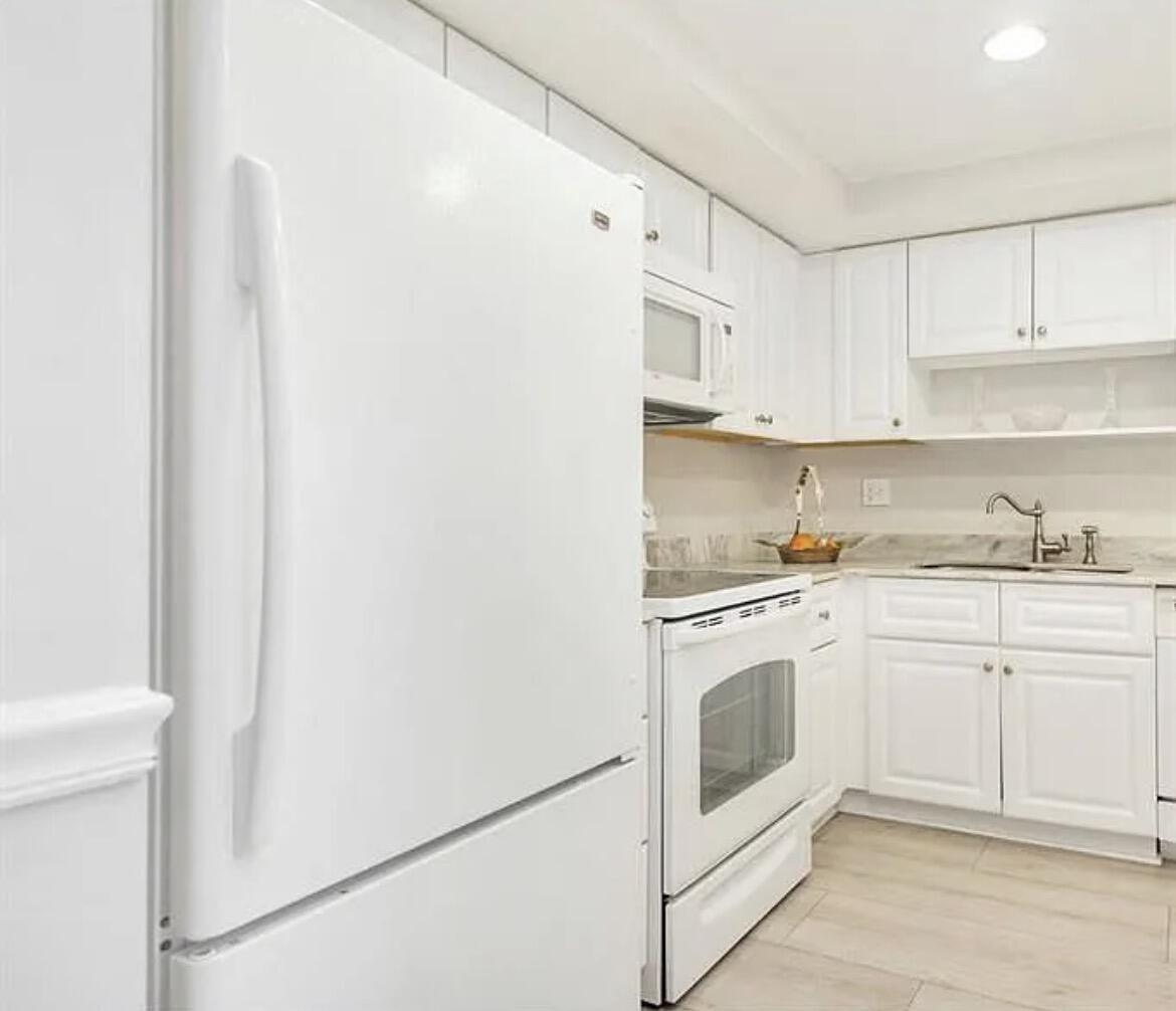 PORTOFINO SOUTH CONDO ESTATES OF SOUTH PALM BEA - Residential Lease