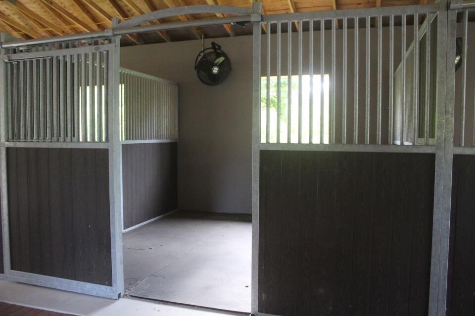 Properties 14407 HALTER Road Barn