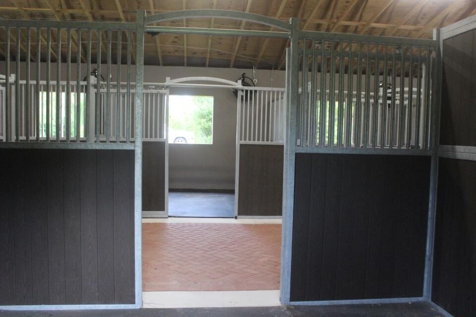 Properties 14407 HALTER Road Barn