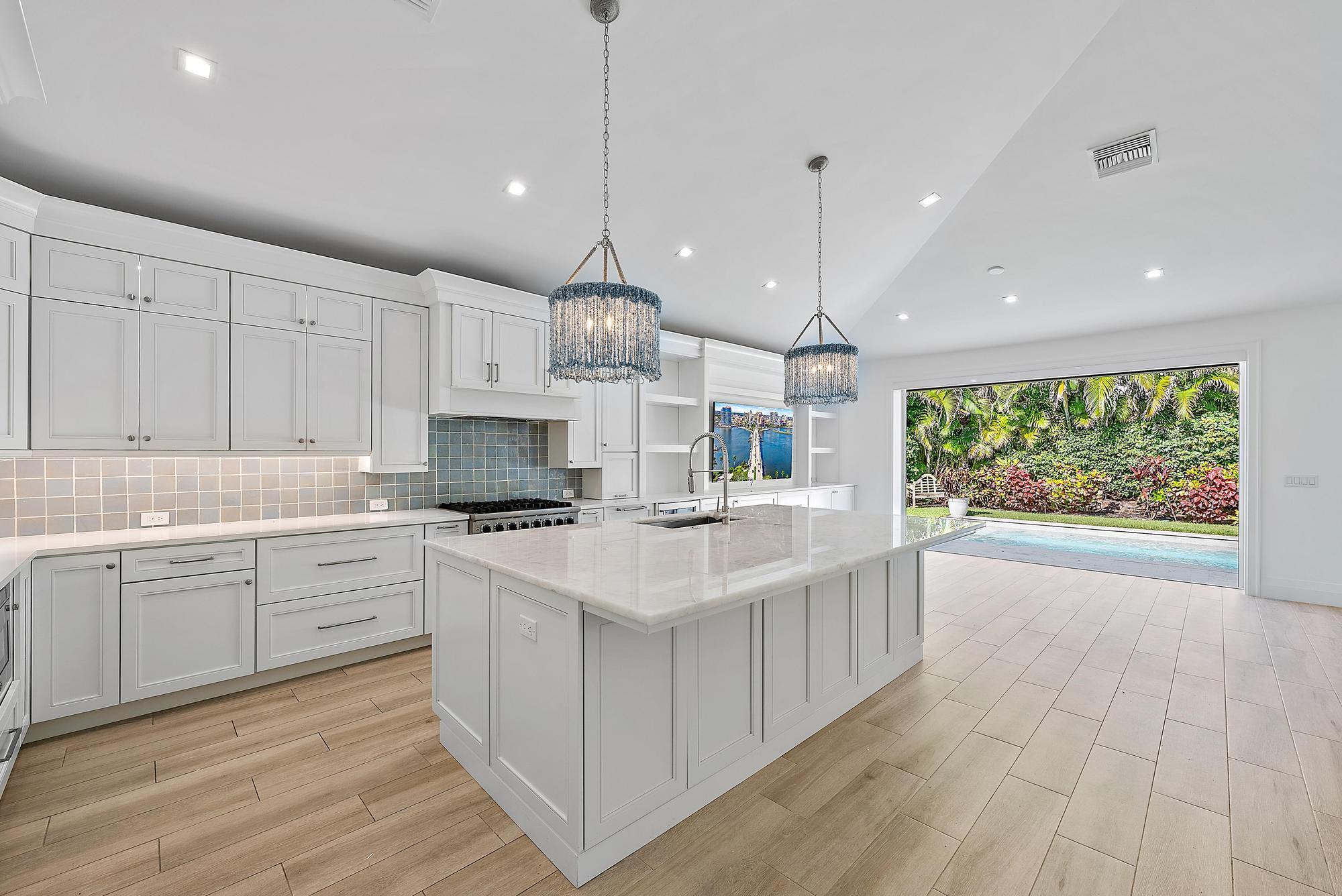 JUPITER INLET BEACH COLON - Residential