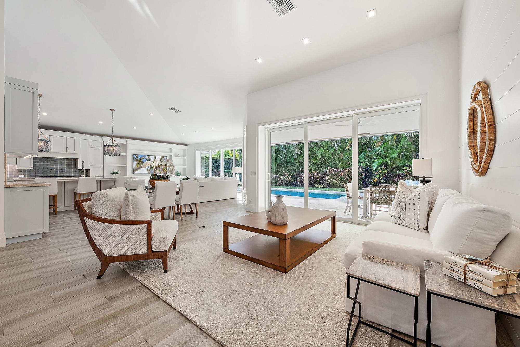 JUPITER INLET BEACH COLON - Residential