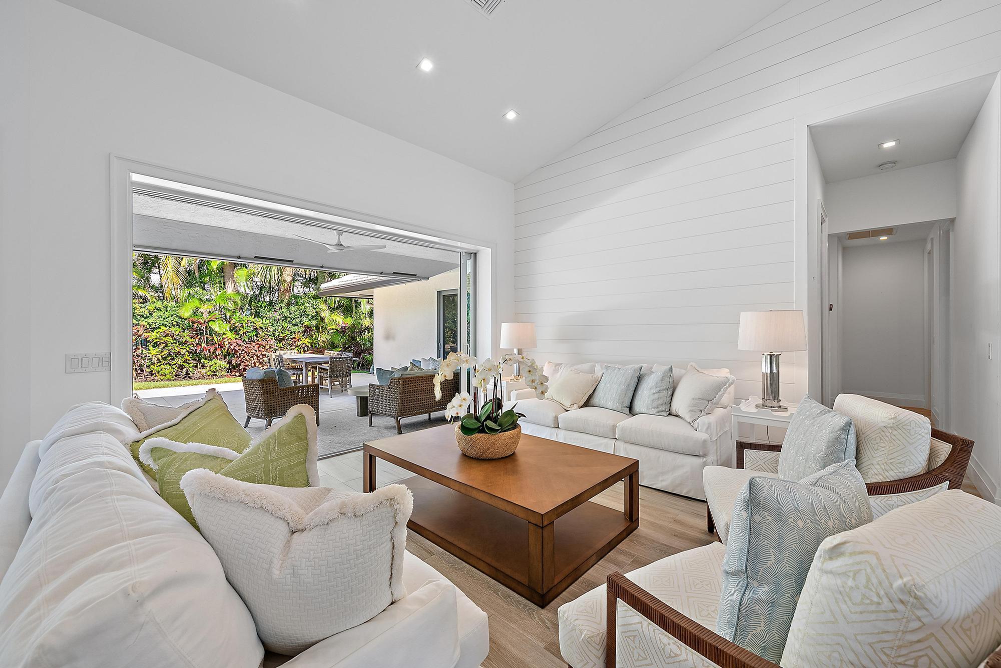 JUPITER INLET BEACH COLON - Residential