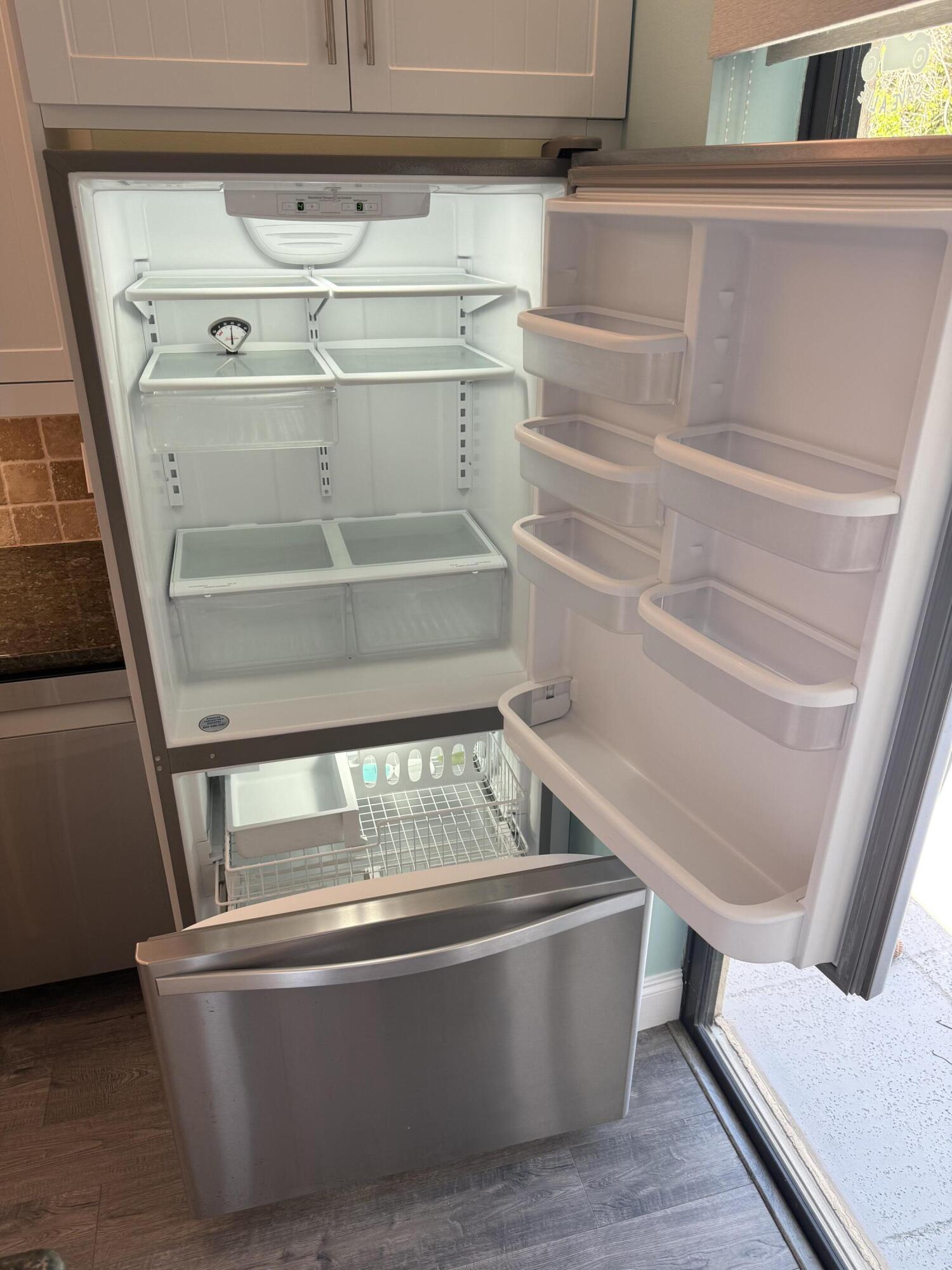 LAKESIDE - Residential