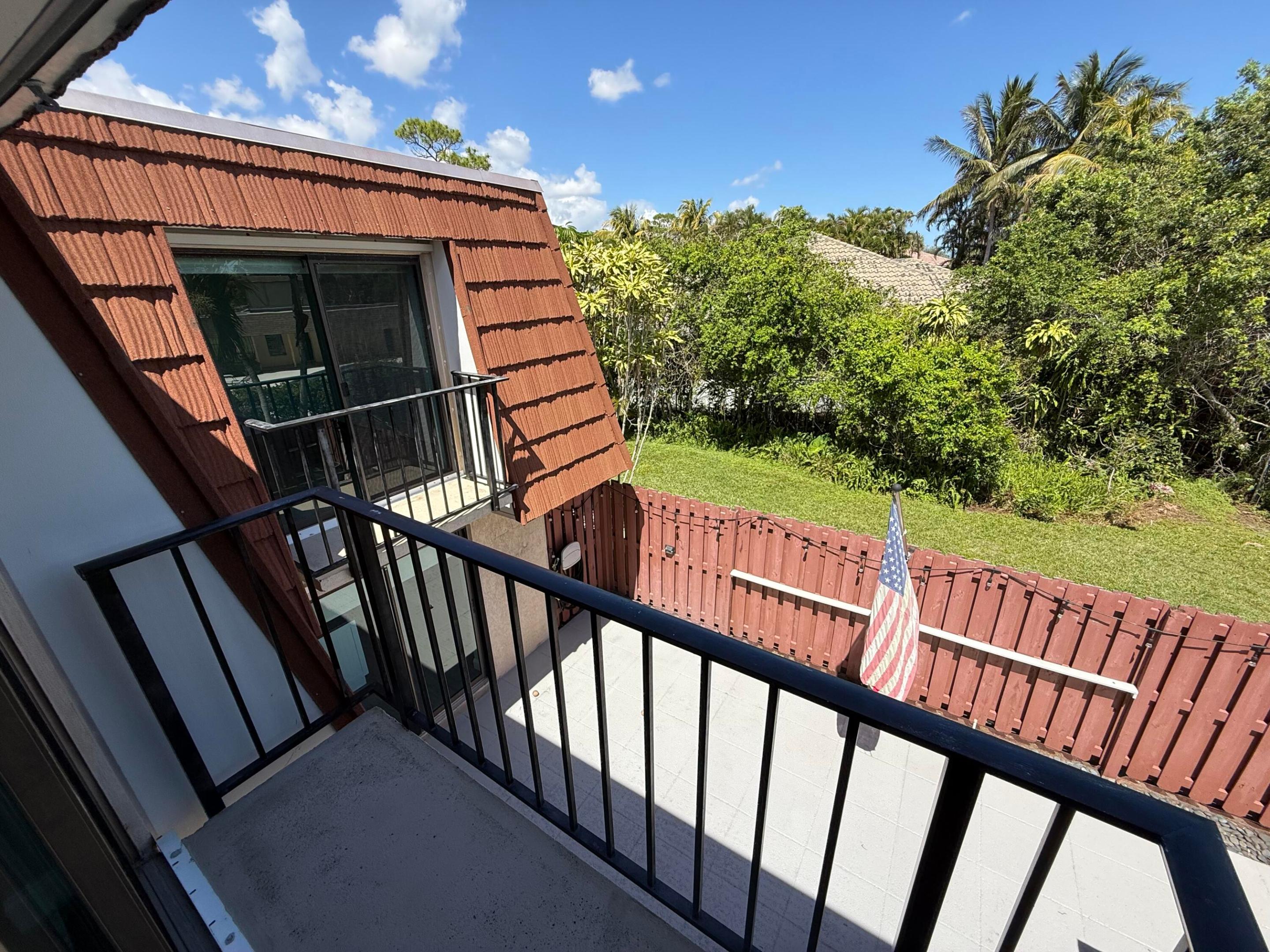 LAKESIDE - Residential