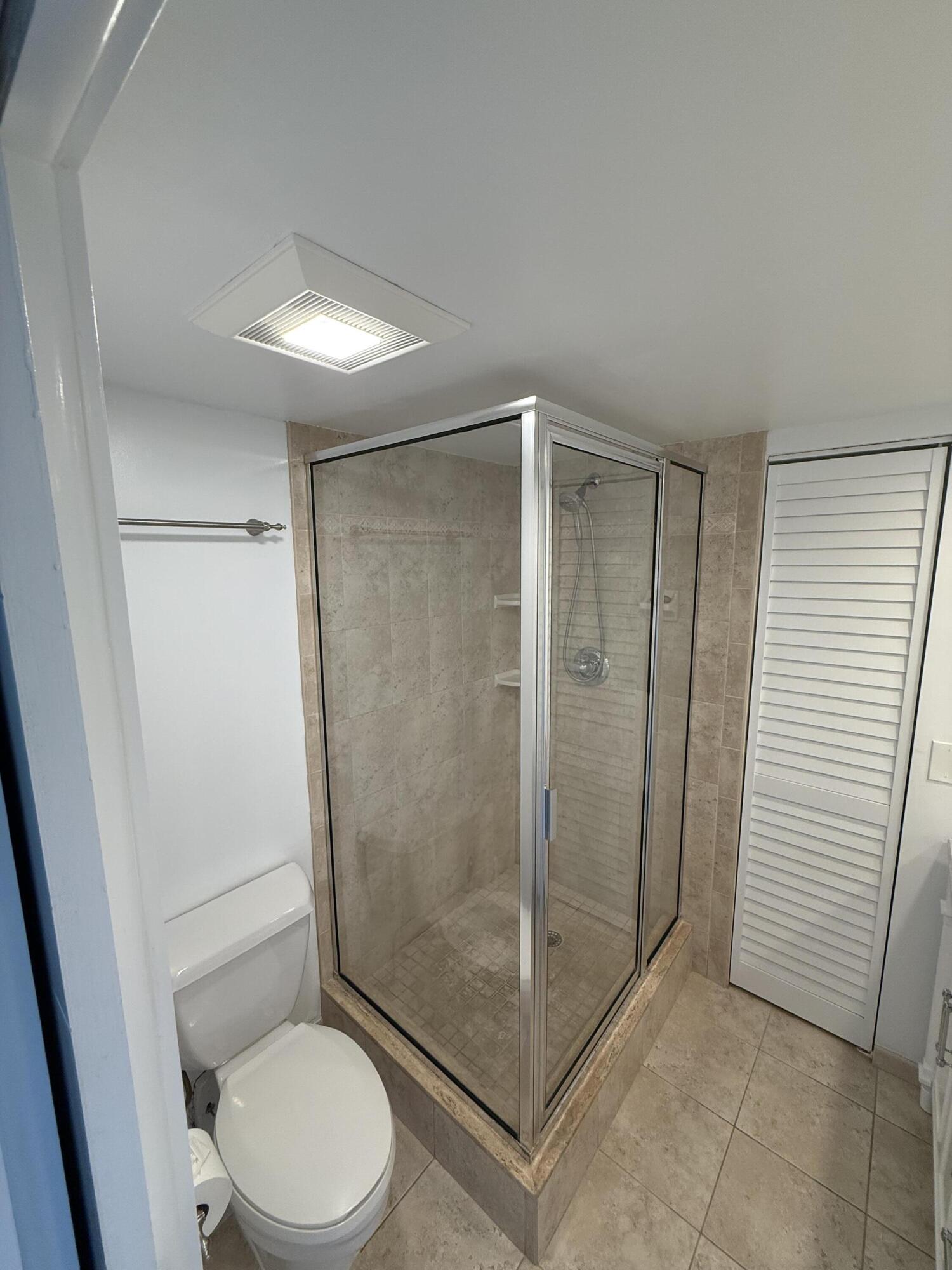 LAKESIDE - Residential