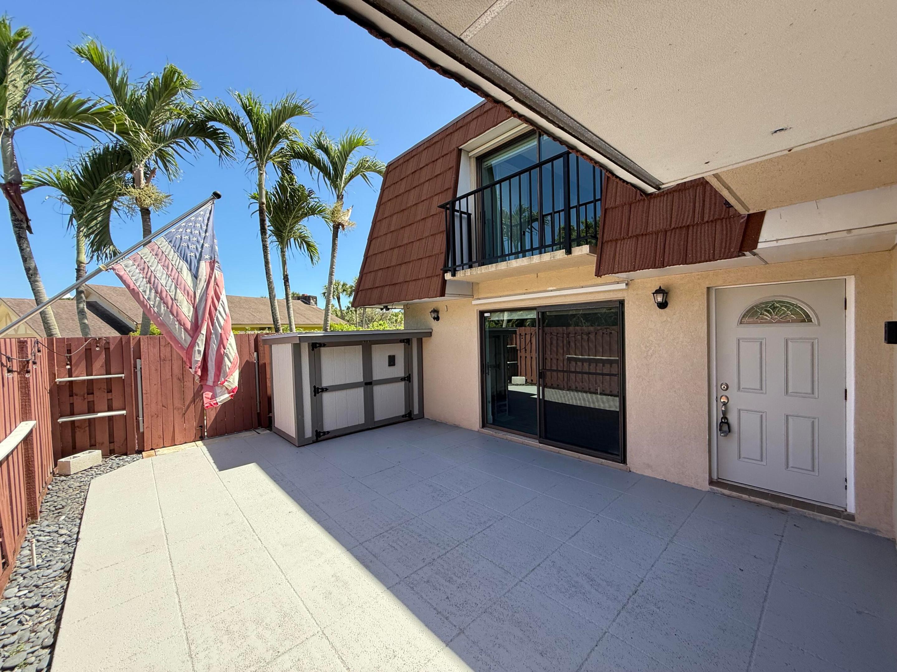 LAKESIDE - Residential