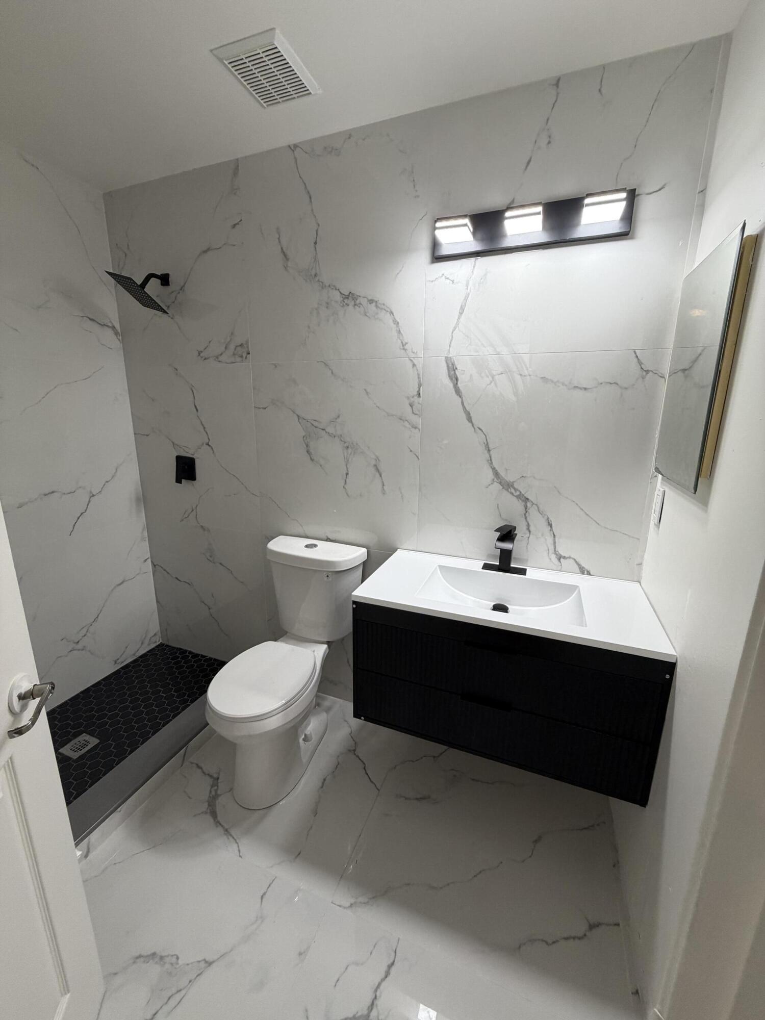 CHARTER CLUB OF PALM BEACH - Residential