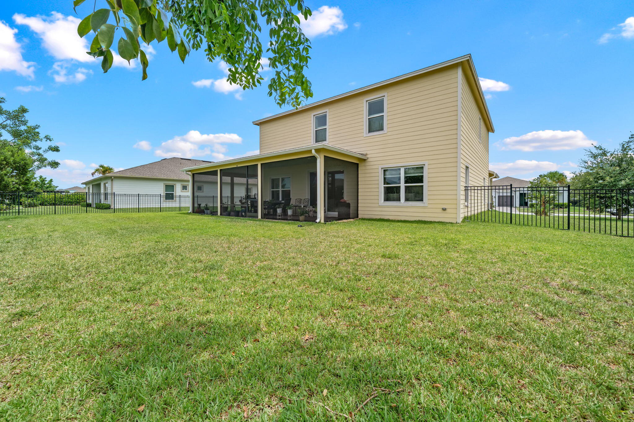 19227 Broad Shore Walk