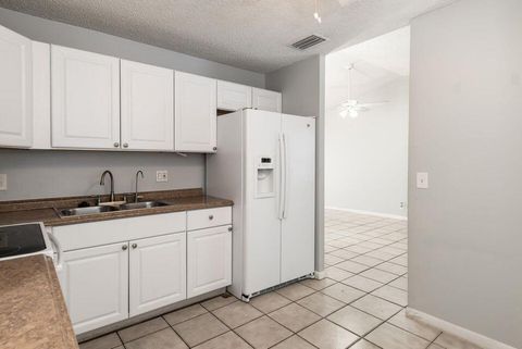 Tiny photo for 5692 SW Stonington Way SW #5692, Lake Worth, FL 33463 (MLS # R11133892)