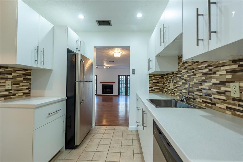 CARIBBEAN TOWNHOMES OF LA - Residential Lease