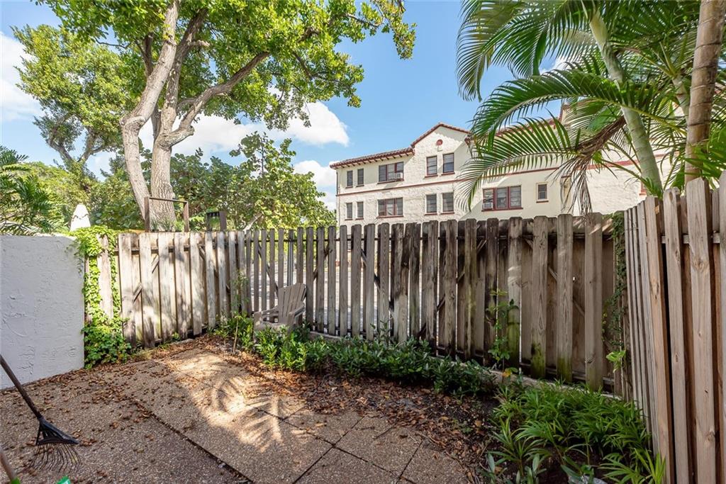 CARIBBEAN TOWNHOMES OF LA - Residential Lease