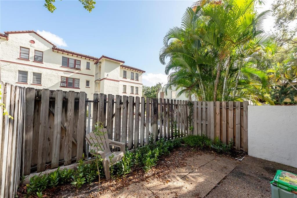 CARIBBEAN TOWNHOMES OF LA - Residential Lease