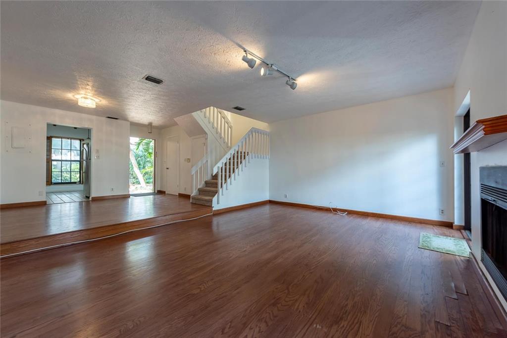 CARIBBEAN TOWNHOMES OF LA - Residential Lease