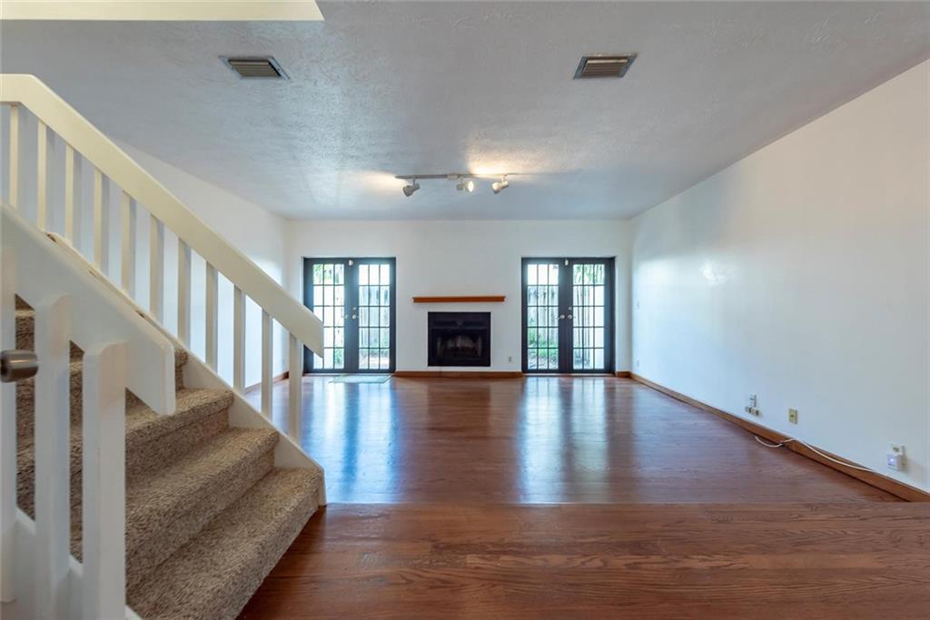 CARIBBEAN TOWNHOMES OF LA - Residential Lease