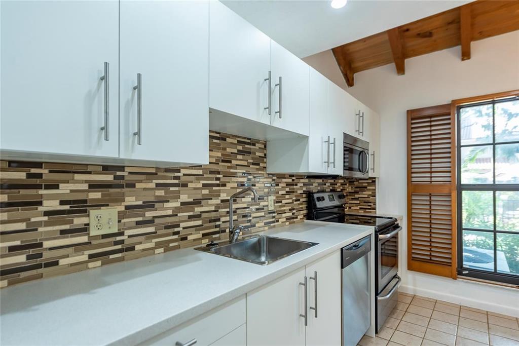 CARIBBEAN TOWNHOMES OF LA - Residential Lease