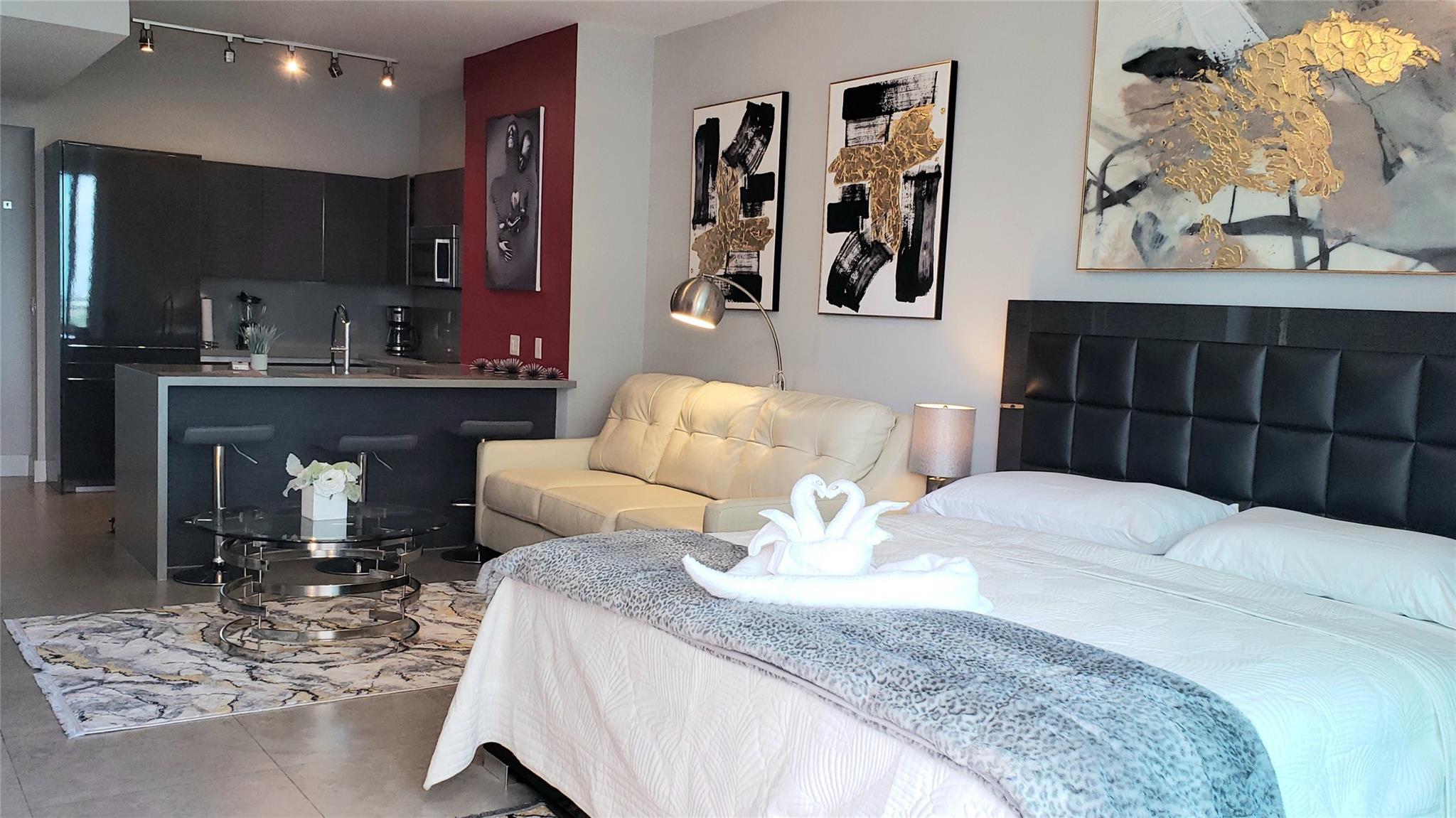 Fully furnished studio at The Bond on Brickell! Modern finishes, European-style kitchen, premium appliances, custom closet, and floor-to-ceiling windows with city views. Enjoy resort-style amenities including pool with cabanas, fitness center, spa, lounge, business center, kids’ playroom, and 24/7 concierge/valet. Prime Brickell location—walk to Brickell City Centre, Mary Brickell Village, restaurants, shopping, and nightlife. Easy access to Metro, I-95, Downtown, Key Biscayne & Miami Beach. Move-in ready, just bring your suitcase!
Price from 08/22/205 to 10/19/2025= $3500
Price from 10/20/2025 to 04/30/2025= $4700