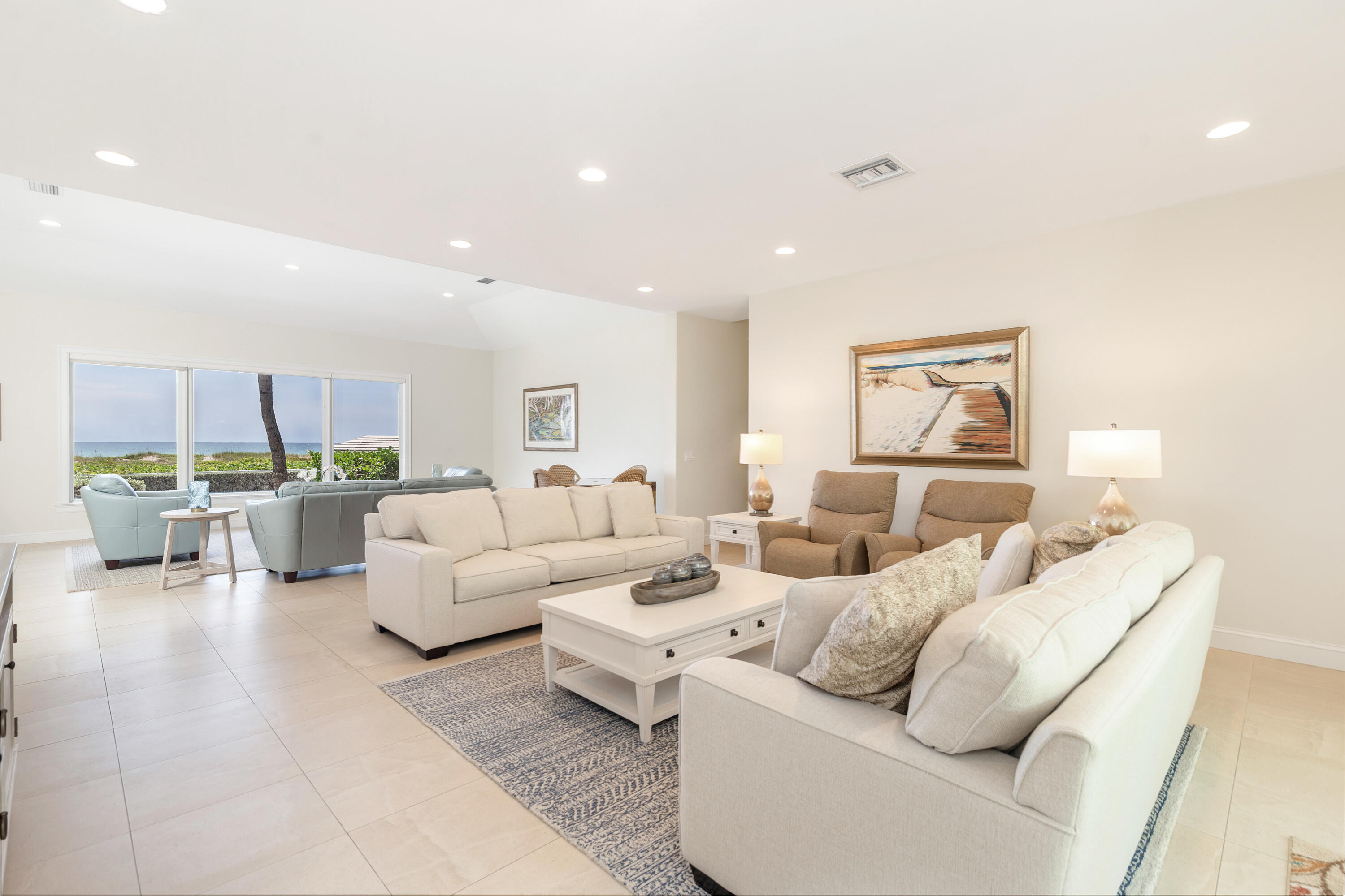 1426 N Ocean Boulevard, Palm Beach, FL, 33480/$60,000 3 1426 N Ocean Boulevard