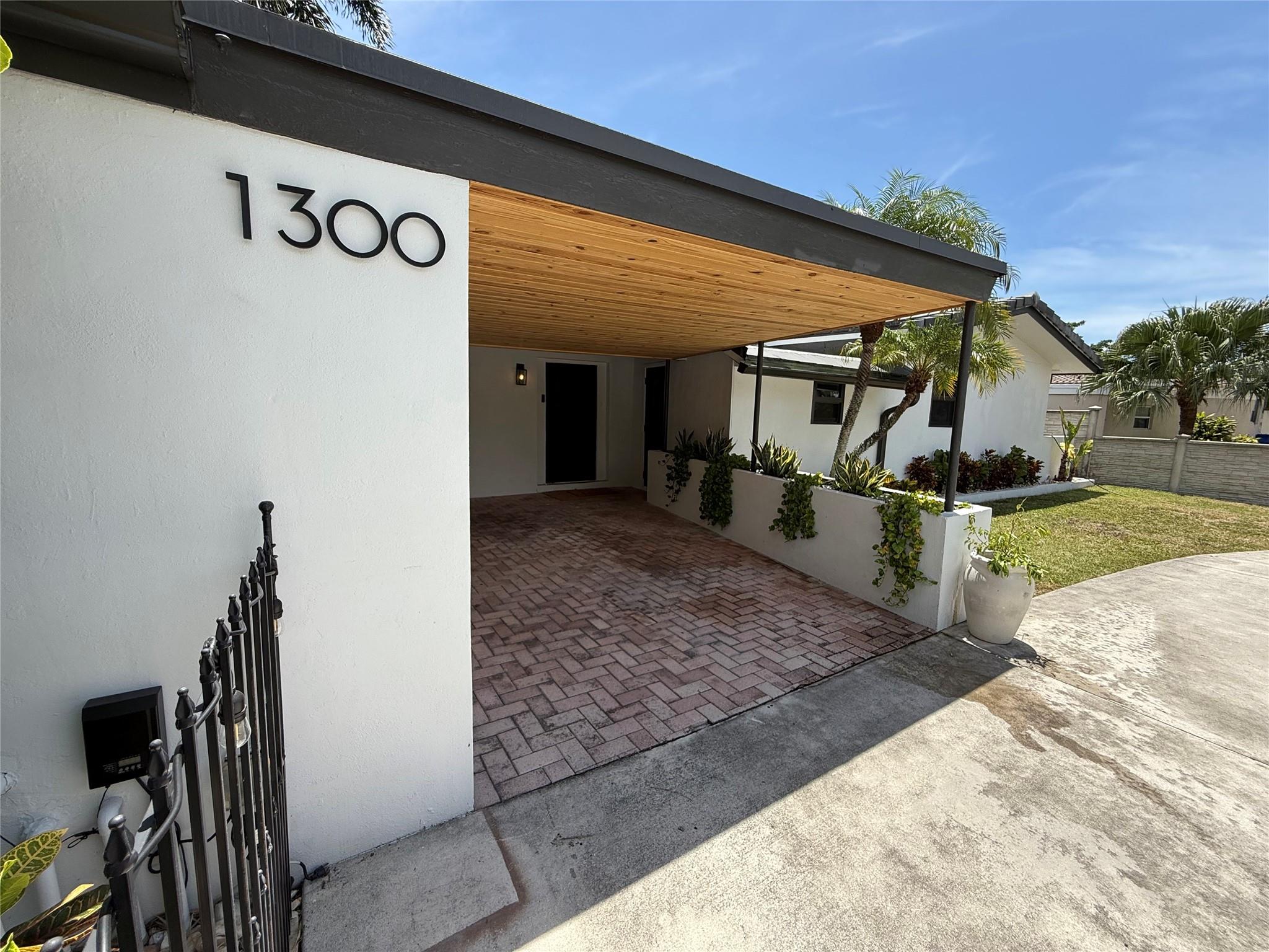 1300 SW 9th Ave