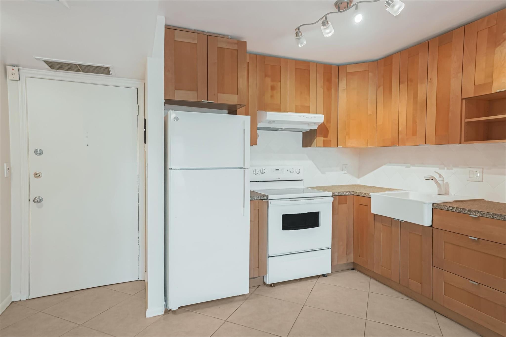 101 E Mcnab Rd 112