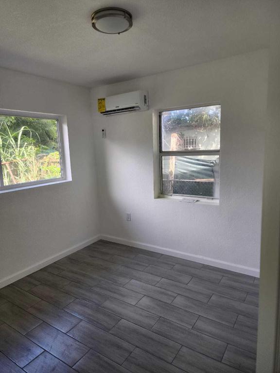 ARCH CREEK ESTS - Residential Lease