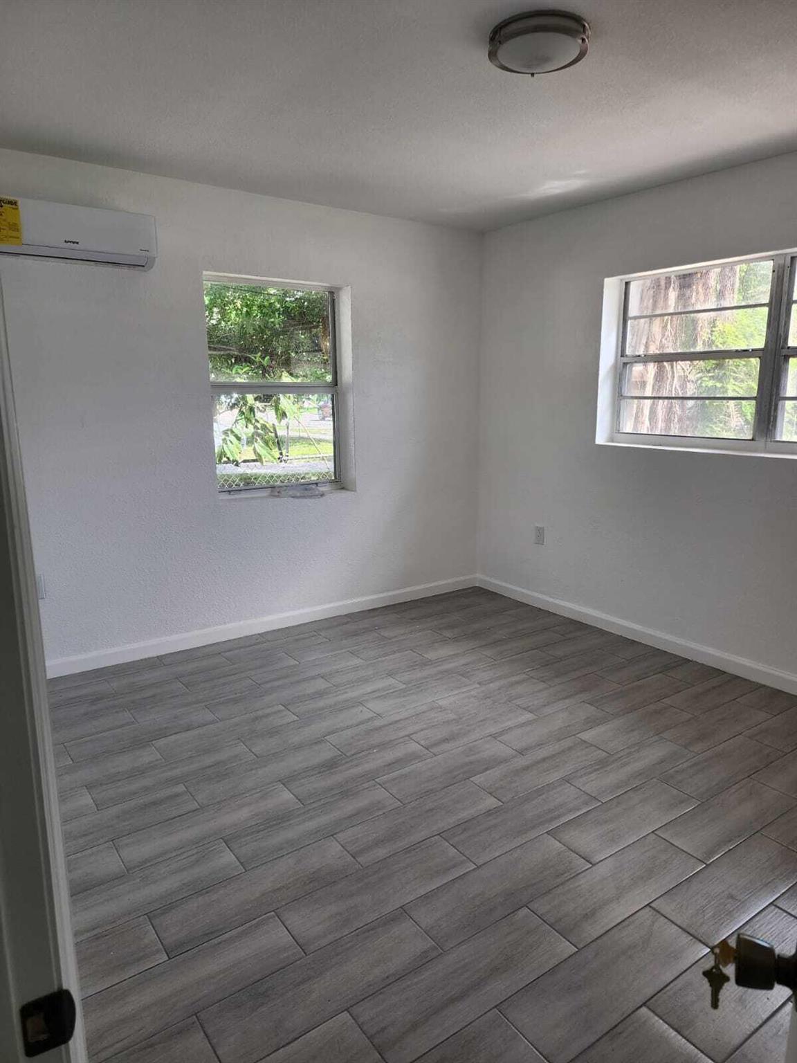 ARCH CREEK ESTS - Residential Lease