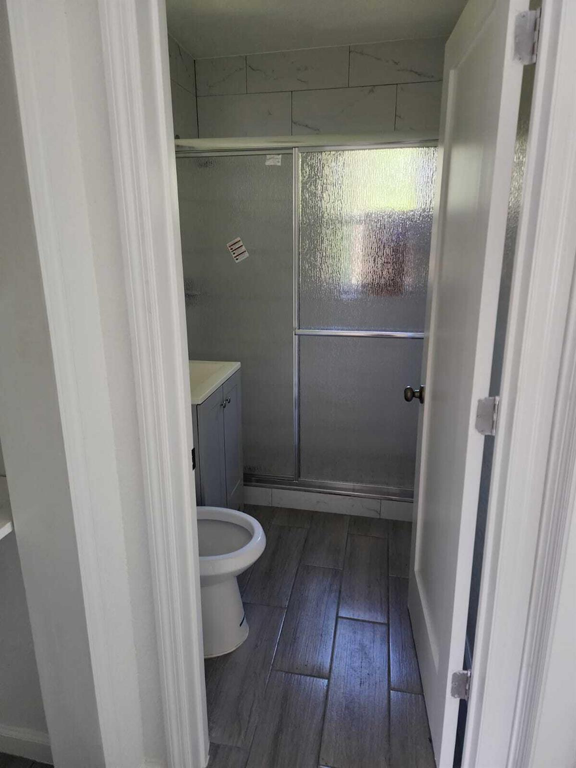 ARCH CREEK ESTS - Residential Lease