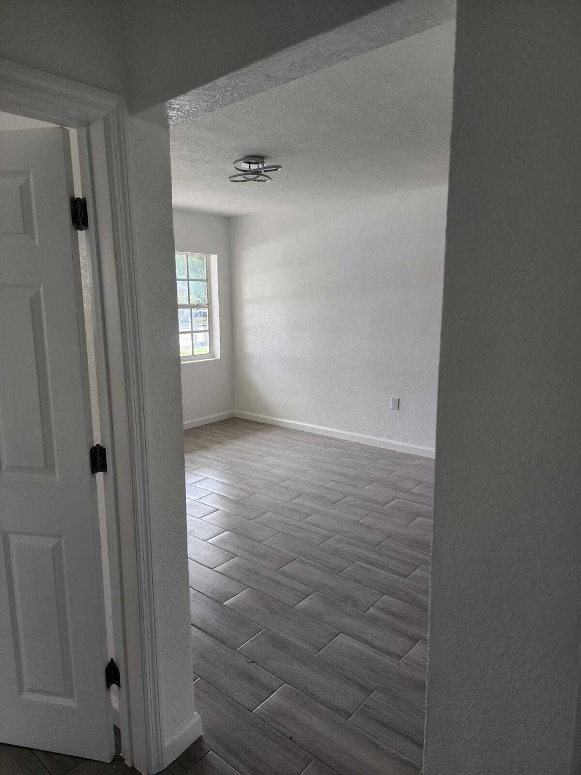 ARCH CREEK ESTS - Residential Lease