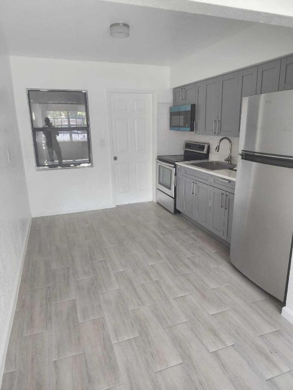 ARCH CREEK ESTS - Residential Lease