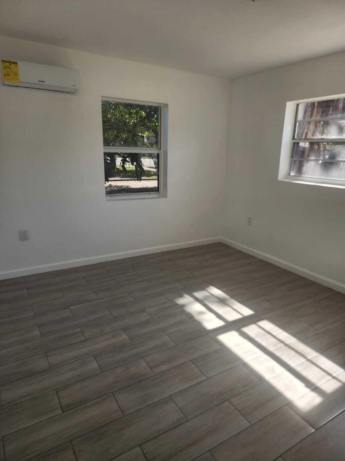 ARCH CREEK ESTS - Residential Lease