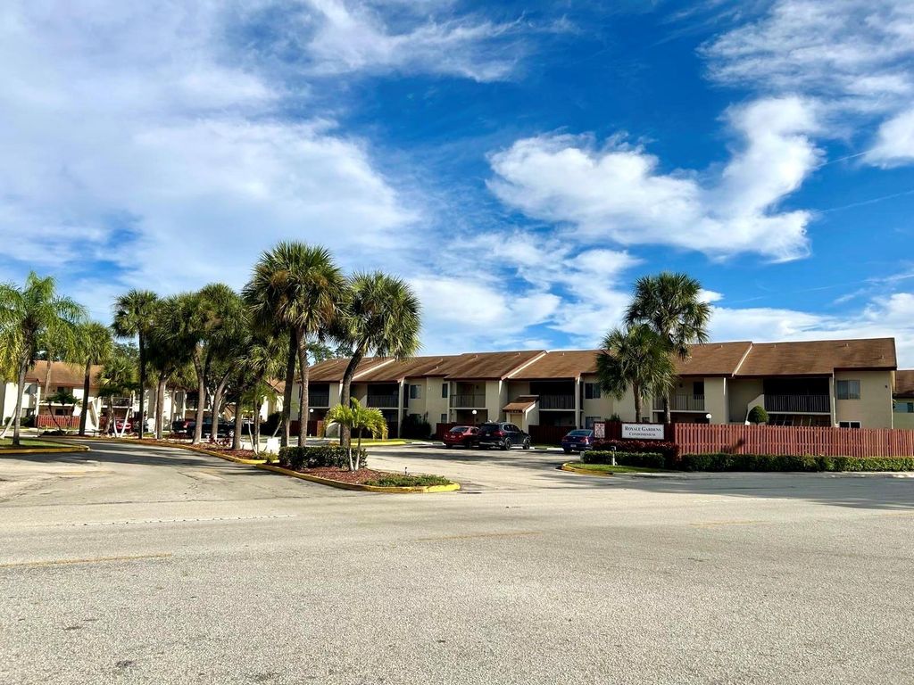 Photo of 7931 Southgate Blvd #E8, North Lauderdale, FL 33068 (MLS # F10539364)