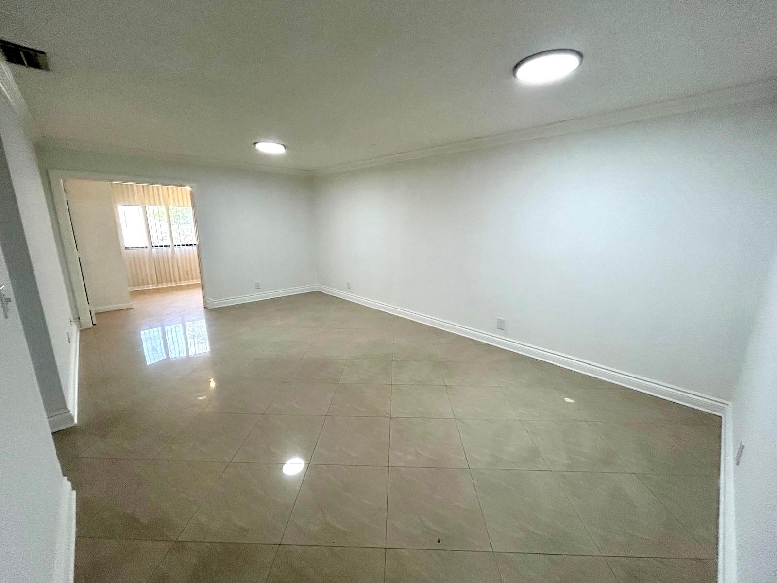 Royale Gardens - Residential