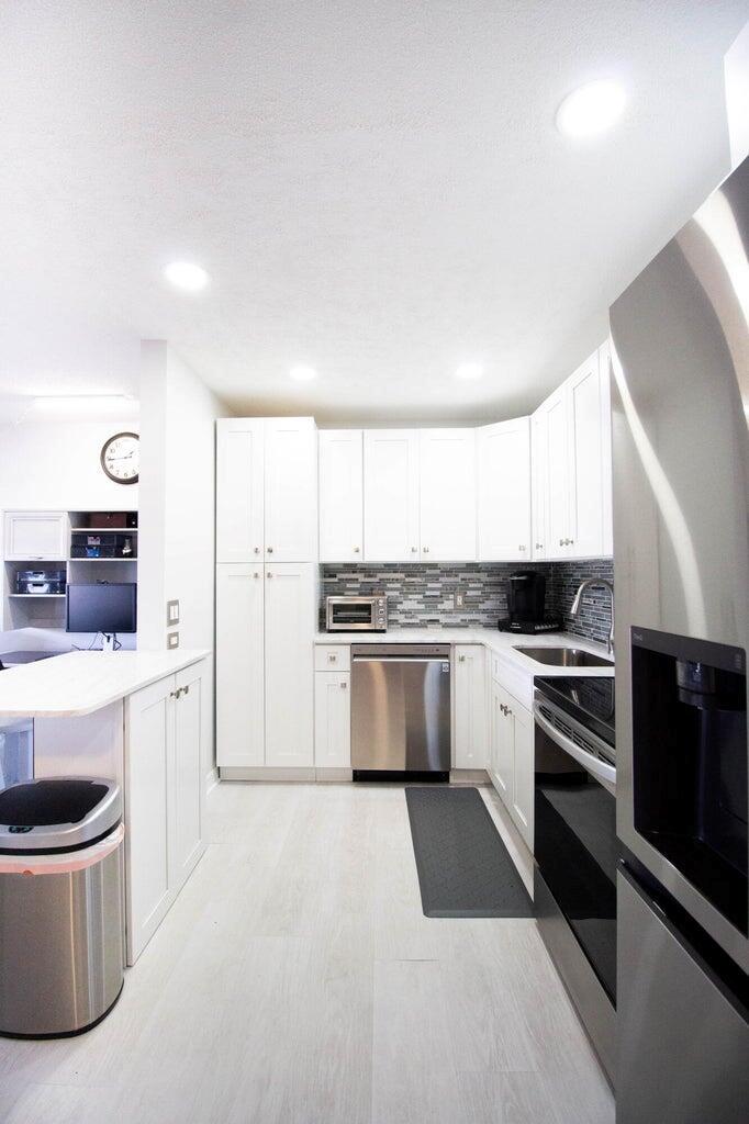 94 Hastings F, West Palm Beach, FL, 33417/$170,000 1 94 Hastings F