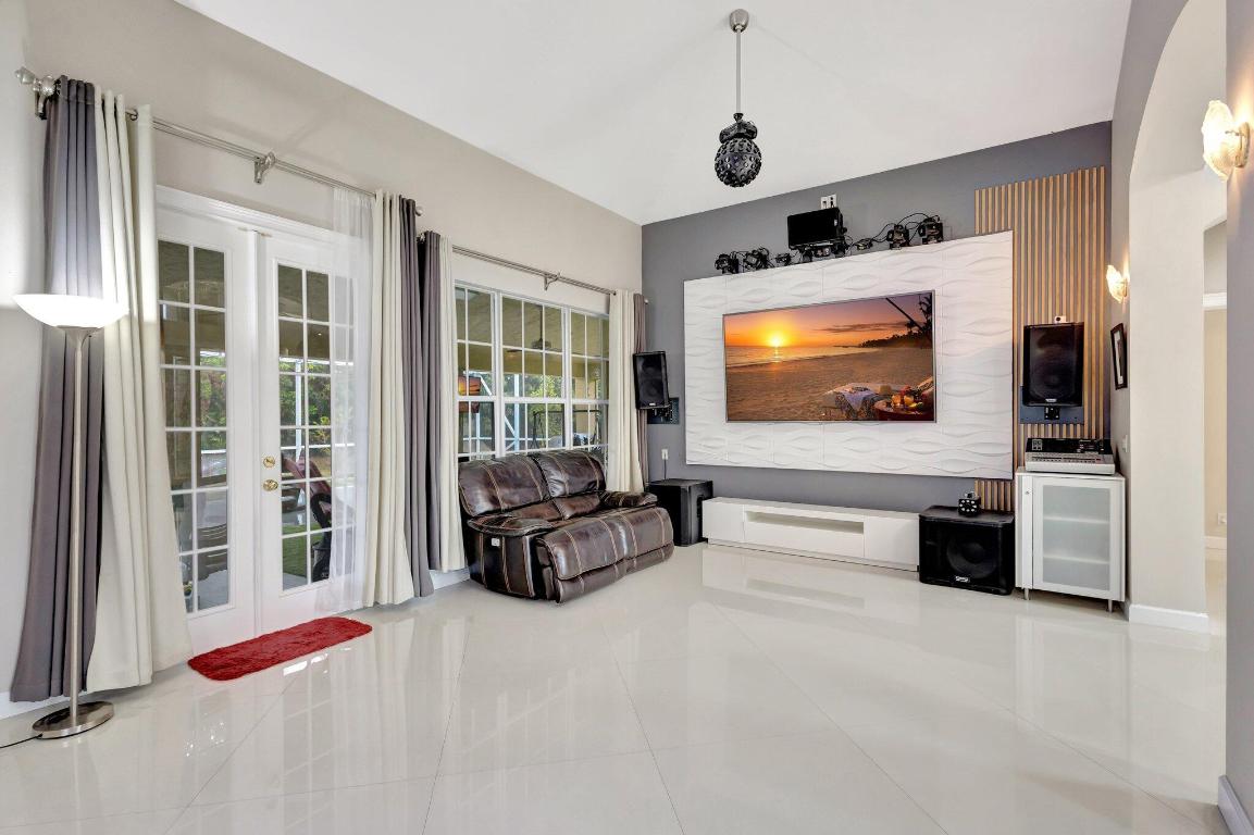 The Acreage - Residential