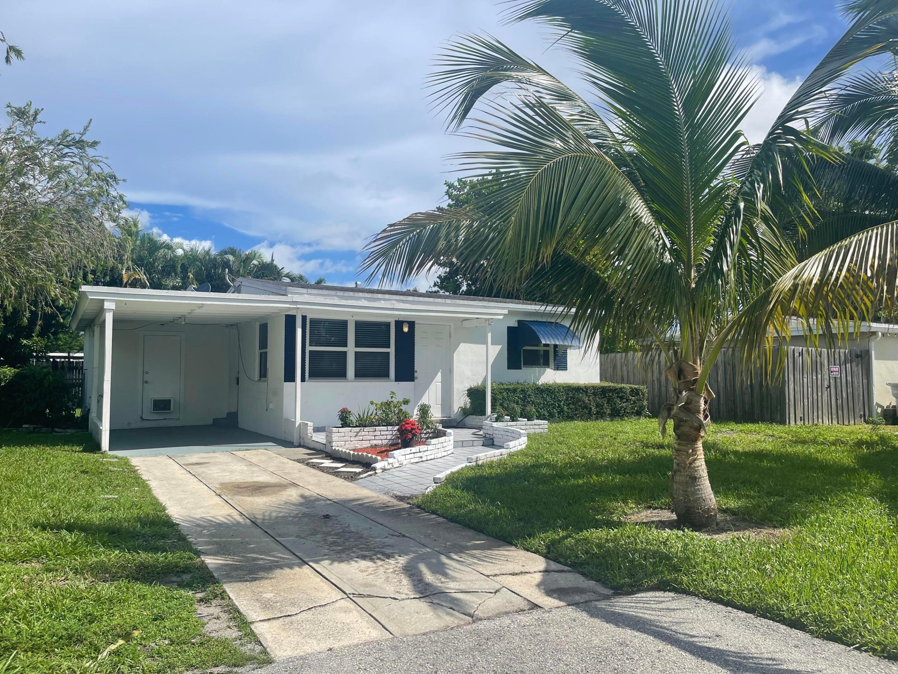 1481 NE 27TH Street