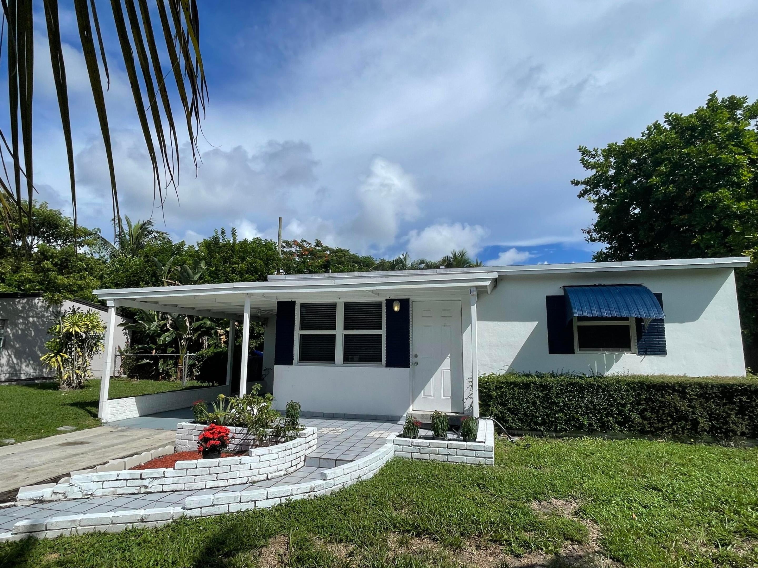 1481 NE 27TH Street