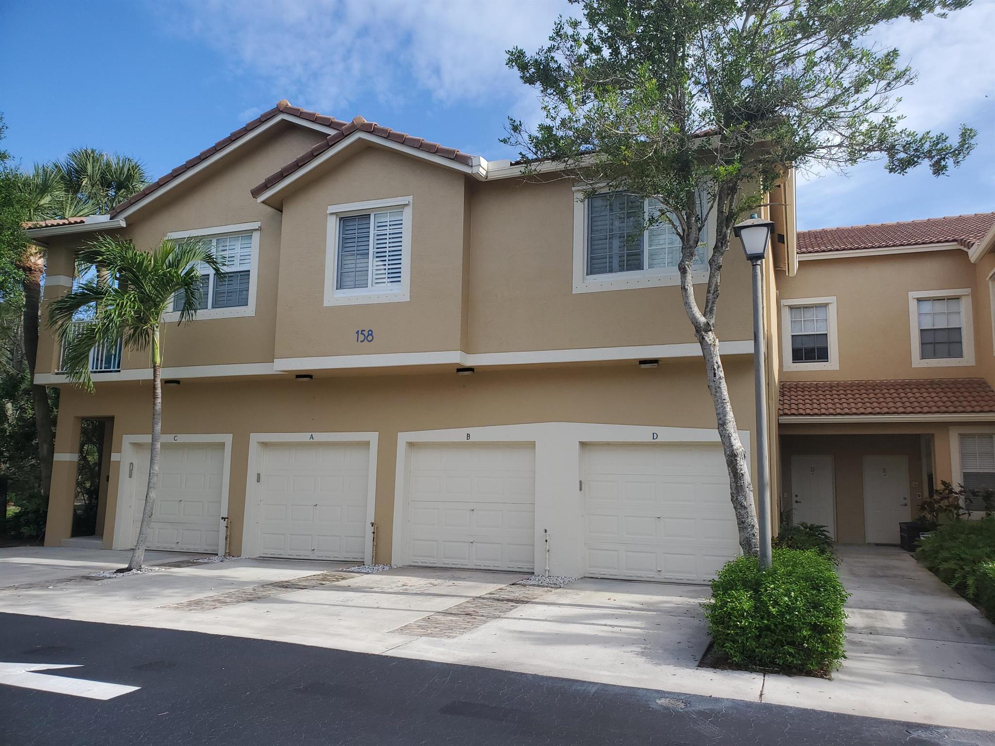 Just minutes away the beautiful beaches. Walk or bike to Publix, restaurants & a variety of shops. A rated Jupiter Schools, close to I-95 & TPK. Pets restriction ''CATS ONLY'' No COMM 'vehicles, standard size pick ups OK.Parking of vehicles must be within the garage or driveway of the unit. Additional vehicles and guests may park in the common areas marked for that purpose. Restricted vehicles are not permitted on the property except under special circumstances.$100.00 HOA Application Fee and $50 HOA Background check for each occupant over 18. Basic Cable & Water include.