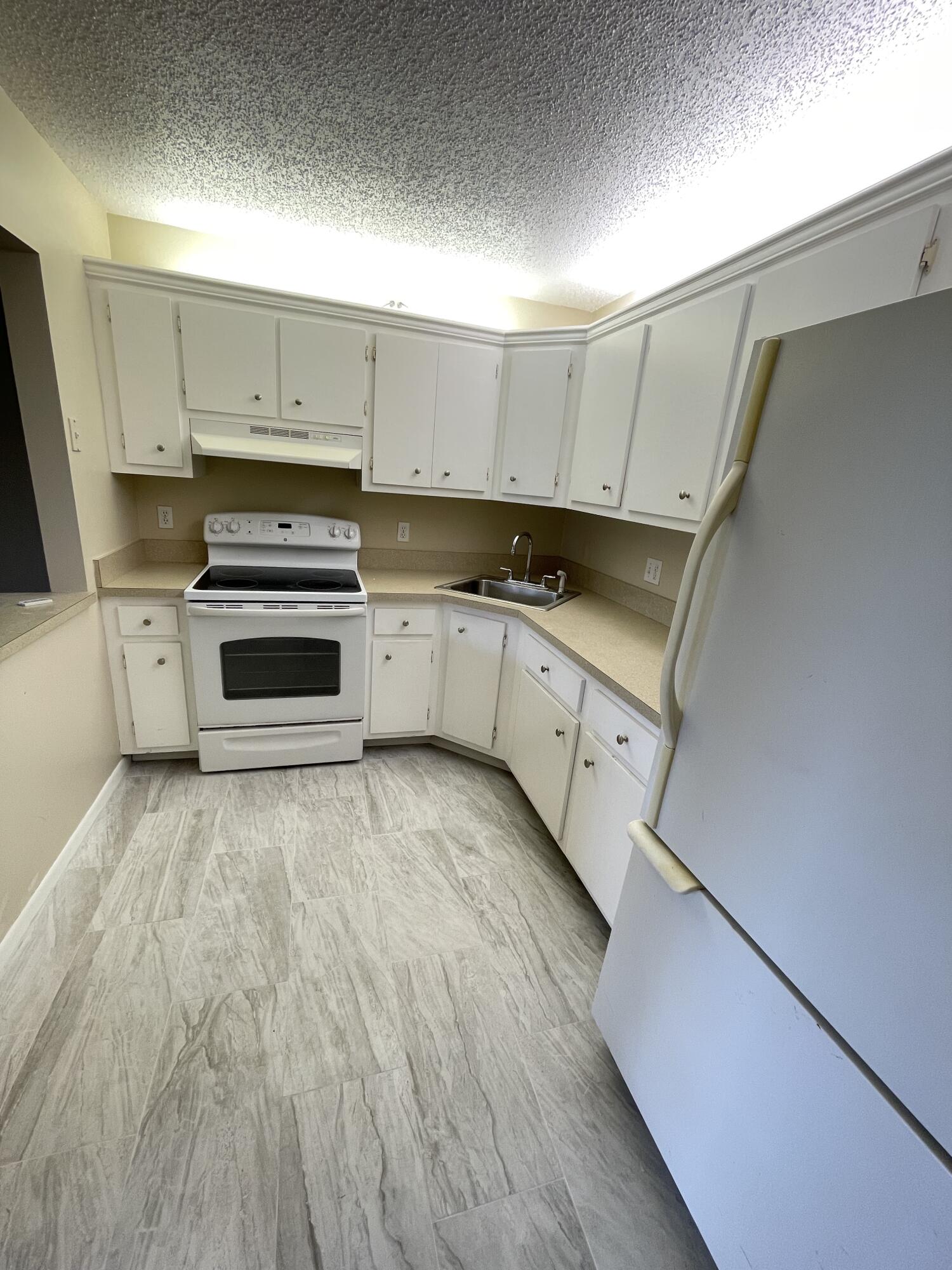 PINE RIDGE AT HAVERHILL CONDO - Residential Lease