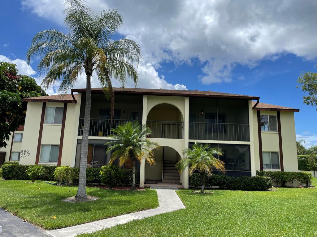 Photo of 4717 Sable Pine Circle #D2, West Palm Beach, FL 33417 (MLS # R11169035)