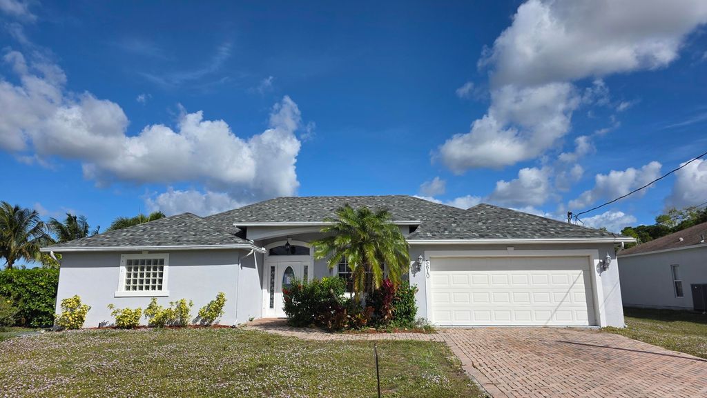 Photo of 5610 NW North Crisona Circle, Port Saint Lucie, FL 34986 (MLS # R11135299)