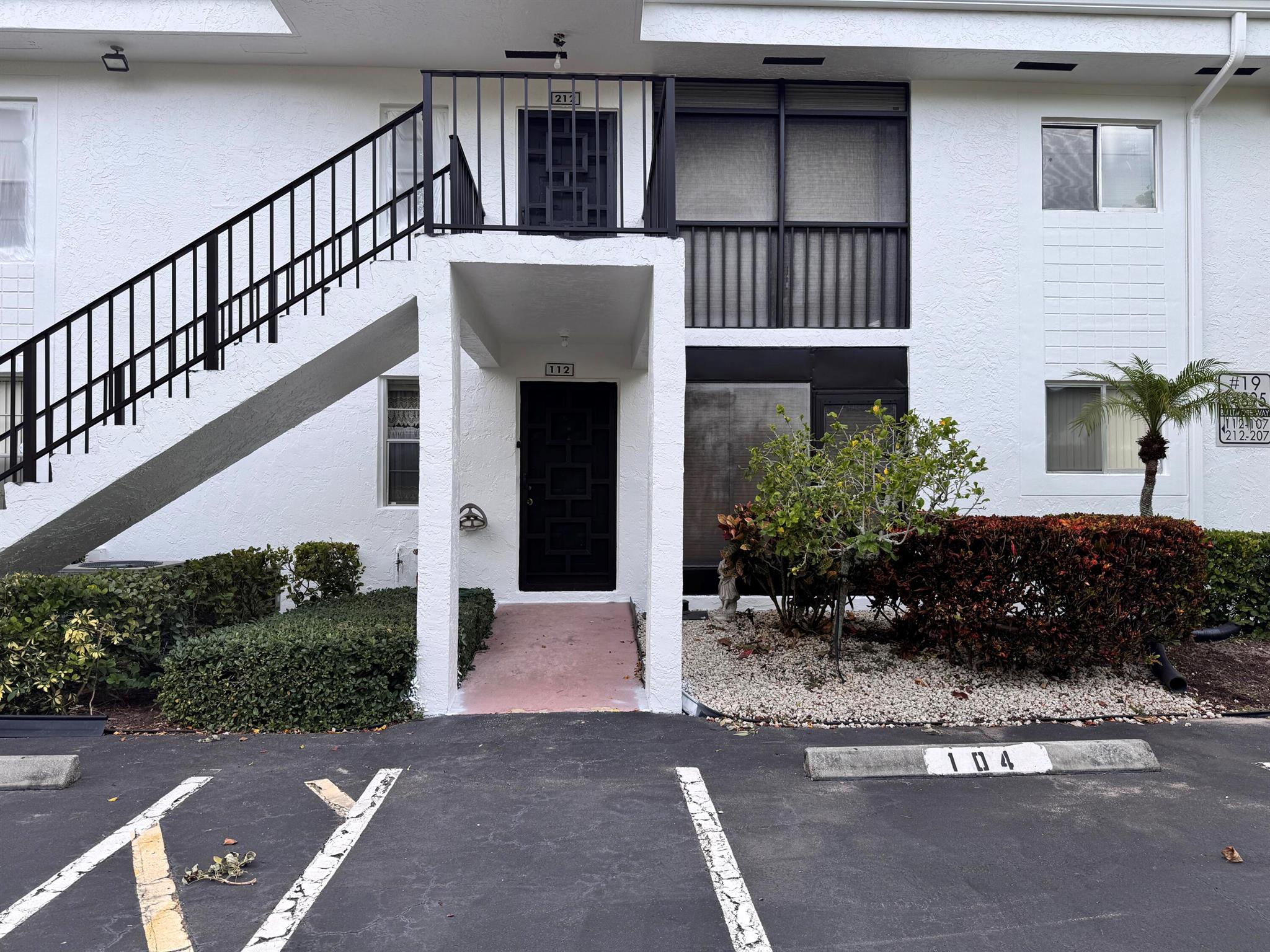 INTERNATIONAL CLUB CONDO - Residential Lease