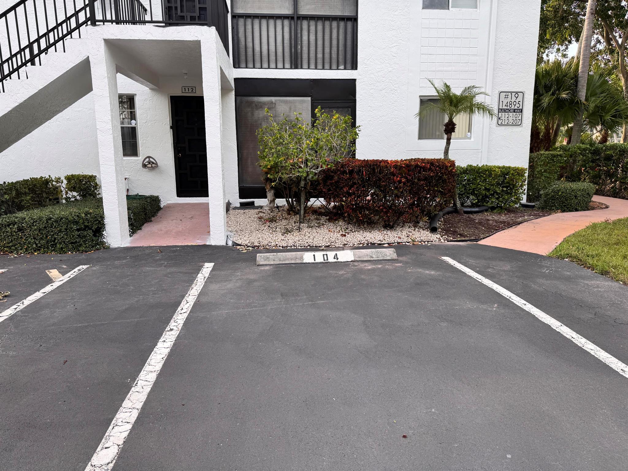 INTERNATIONAL CLUB CONDO - Residential Lease