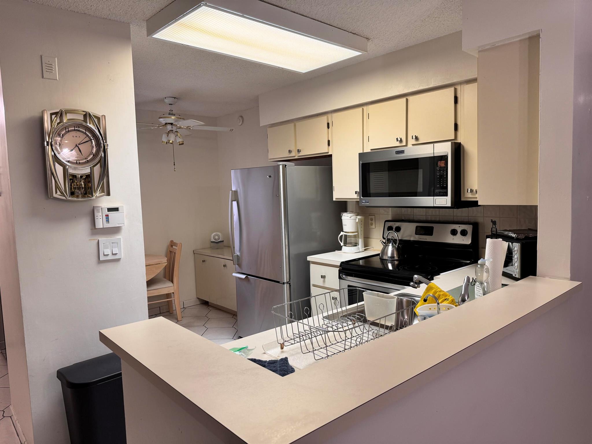 INTERNATIONAL CLUB CONDO - Residential Lease