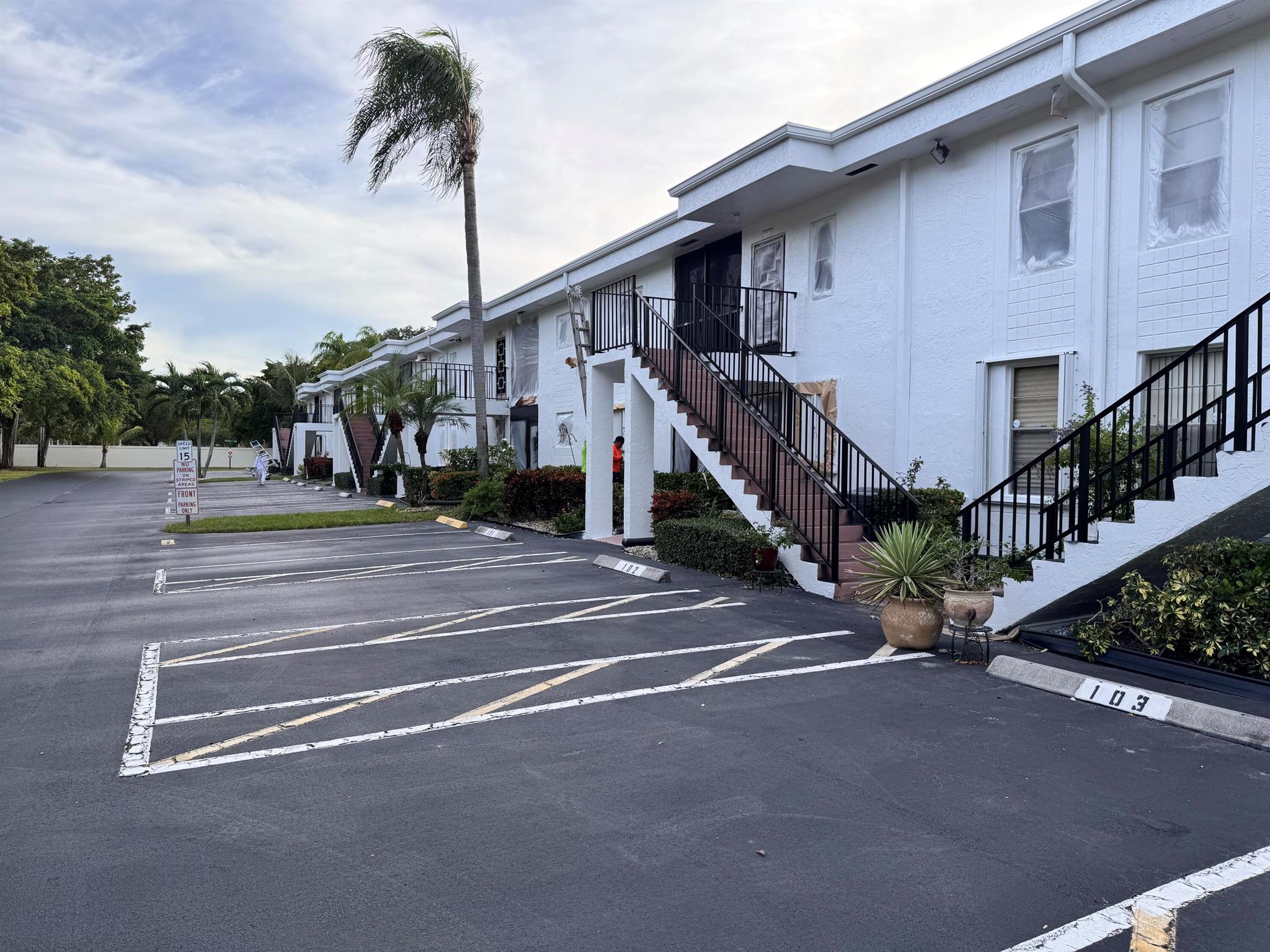 INTERNATIONAL CLUB CONDO - Residential Lease