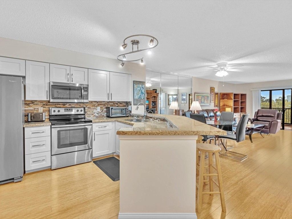 Photo of 2215 Cypress Island Drive #402, Pompano Beach, FL 33069 (MLS # F10458369)