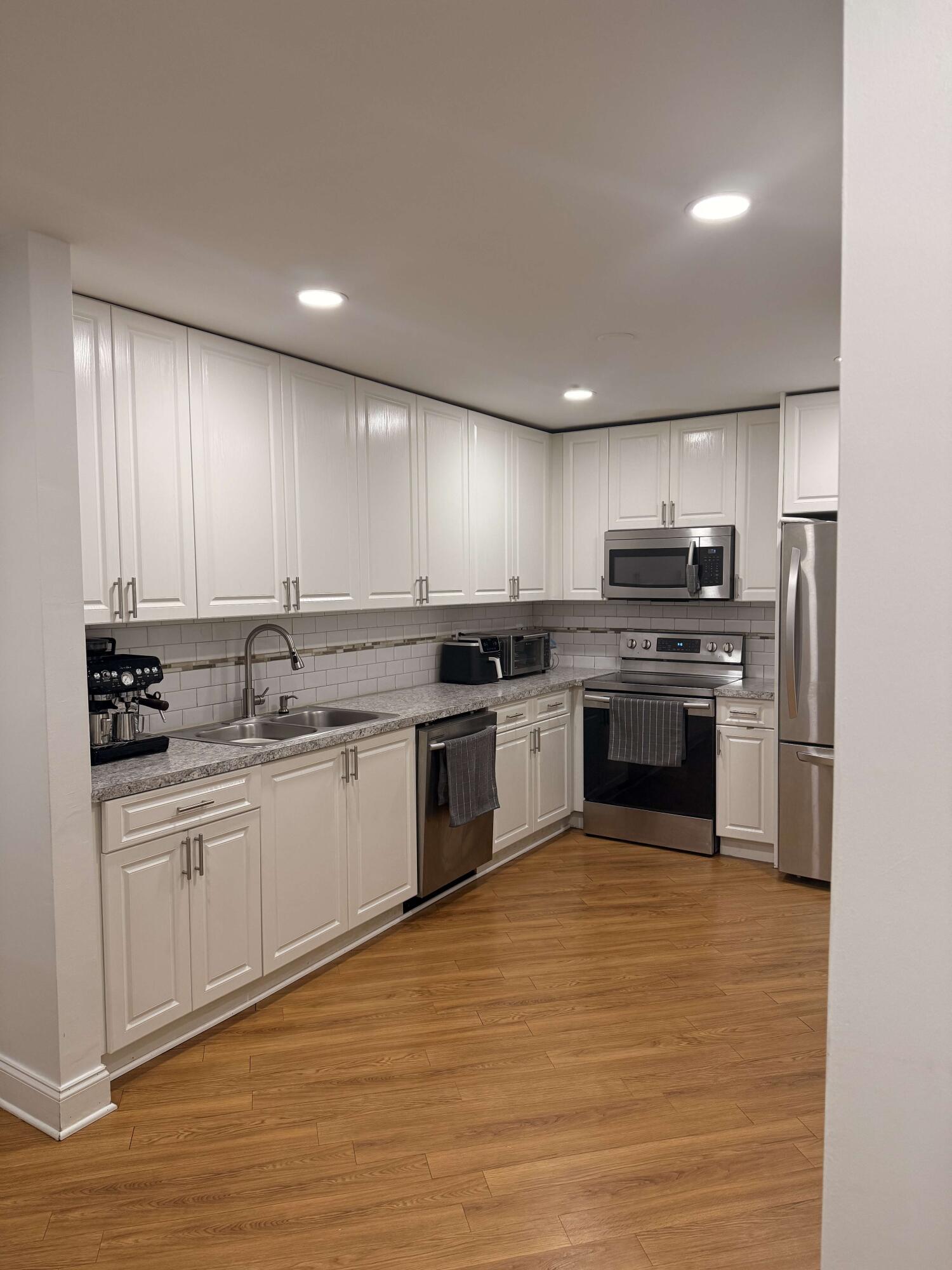 1701 BAYBERRY Drive 1701, Hollywood FL 33024
