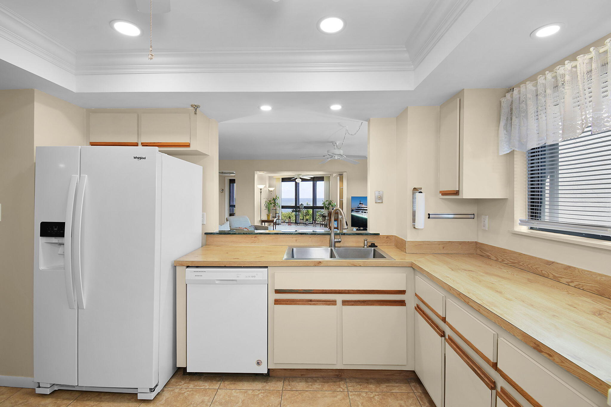 SEA POINTE TOWERS OF FORT PIERCE, A CONDOMINIUM - Residential Lease